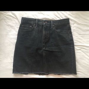 Authentic Levi’s Black Denim Mini Skirt Size 27